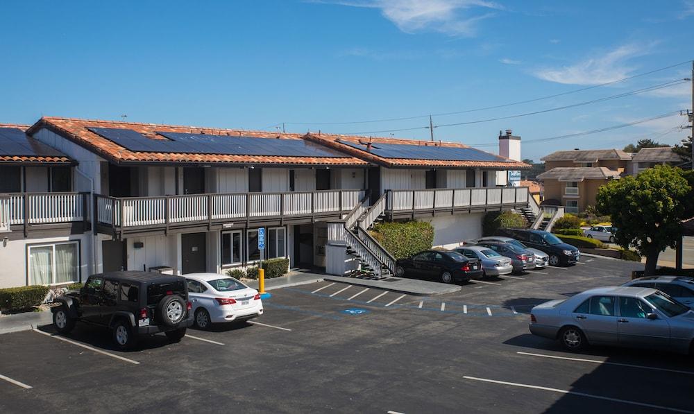 Days Inn By Wyndham Monterey Downtown Екстер'єр фото