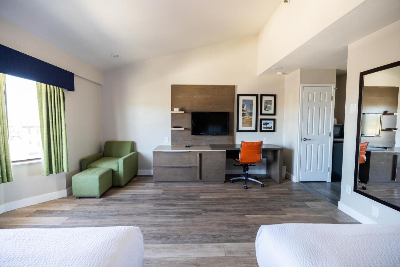 Days Inn By Wyndham Monterey Downtown Екстер'єр фото