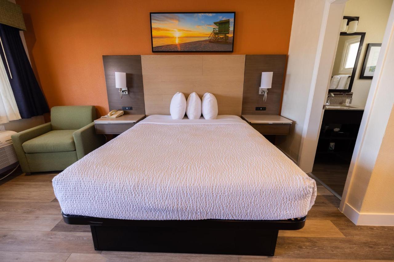 Days Inn By Wyndham Monterey Downtown Екстер'єр фото