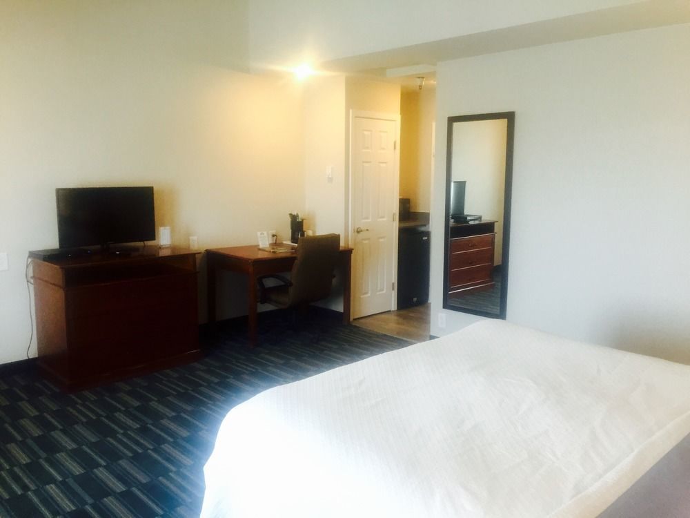 Days Inn By Wyndham Monterey Downtown Екстер'єр фото