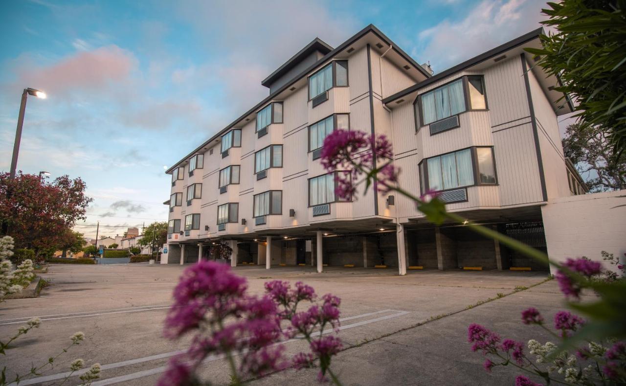 Days Inn By Wyndham Monterey Downtown Екстер'єр фото